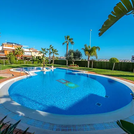 Apartment Bennecke Monica Orihuela